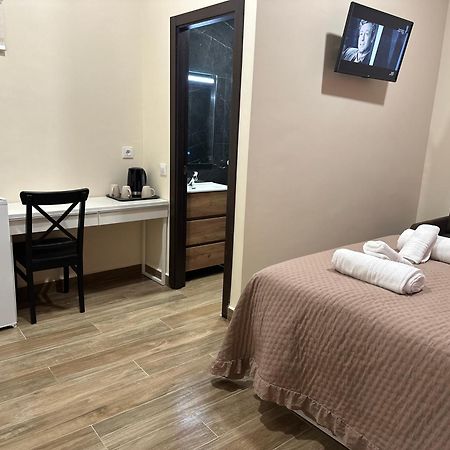 Hostal “ Infantas” Madrid Eksteriør billede