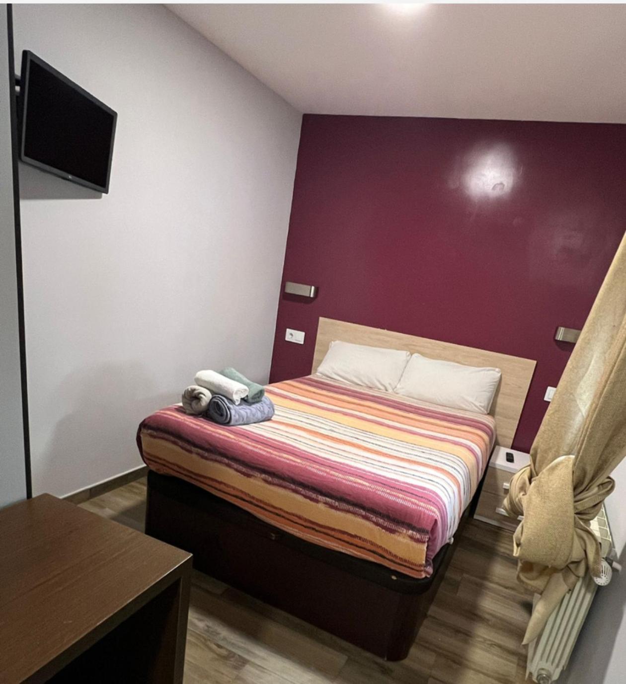 Hostal “ Infantas” Madrid Eksteriør billede