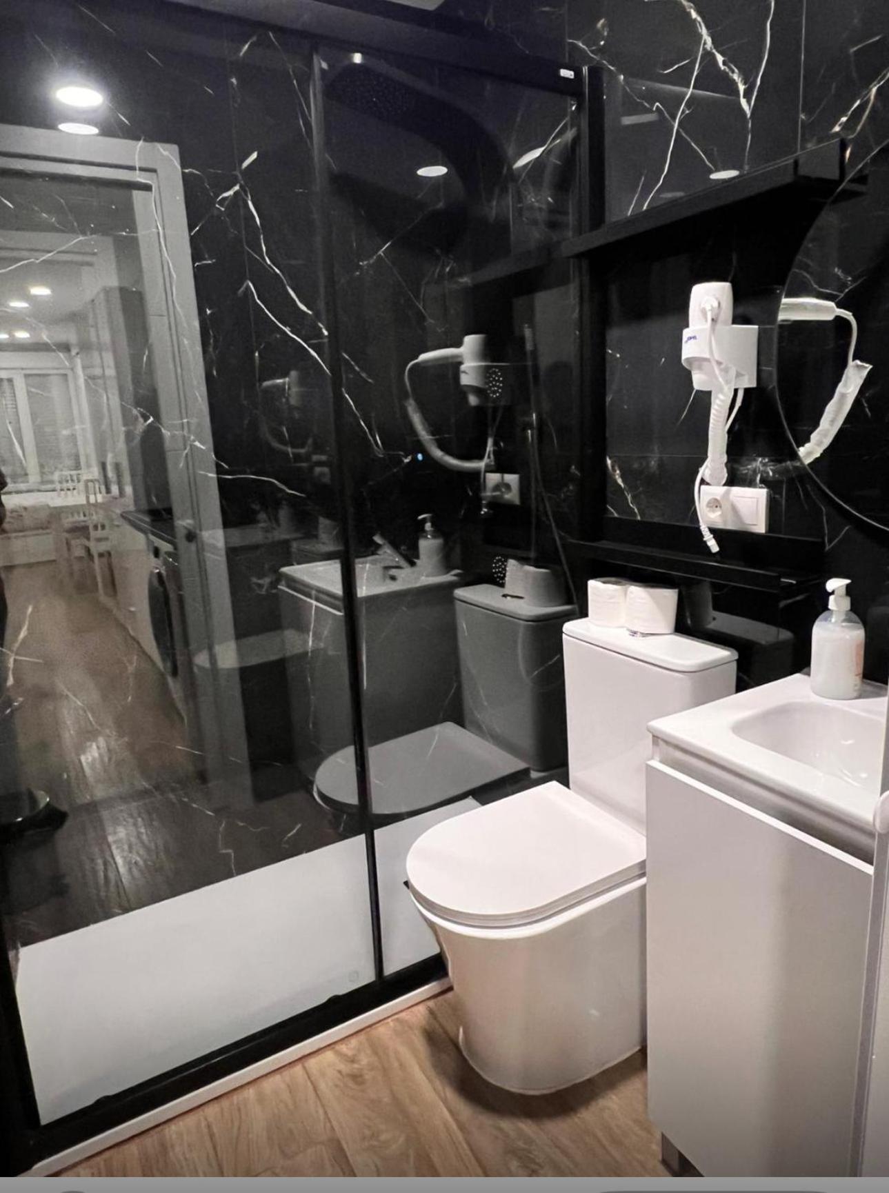 Hostal “ Infantas” Madrid Eksteriør billede