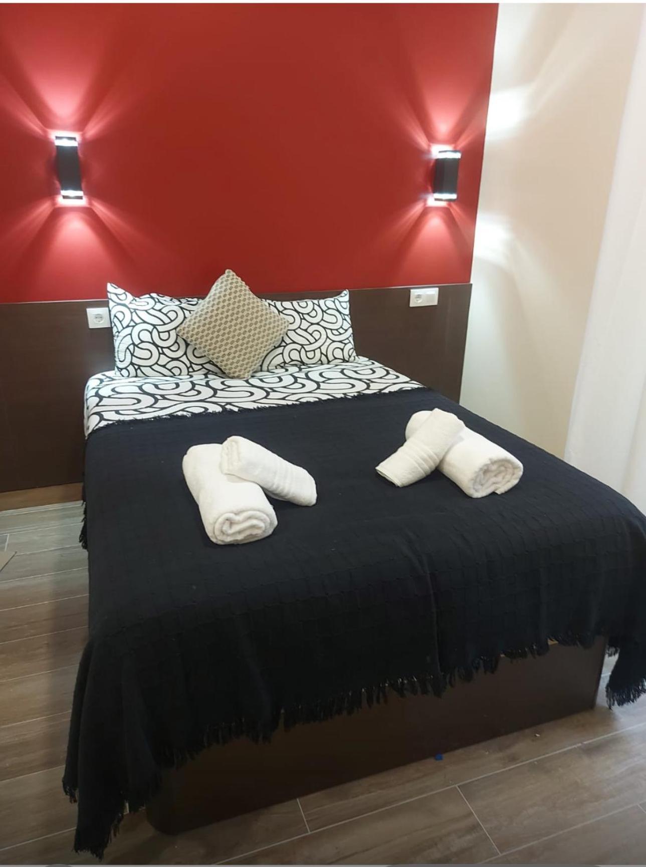 Hostal “ Infantas” Madrid Eksteriør billede