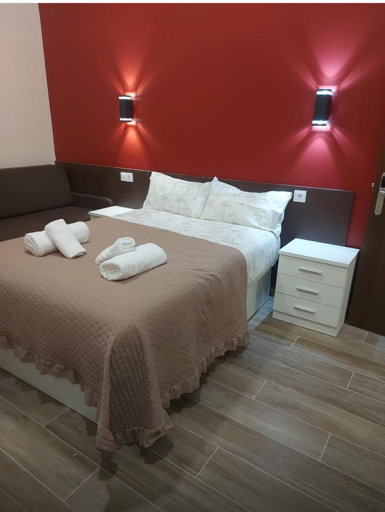 Hostal “ Infantas” Madrid Eksteriør billede