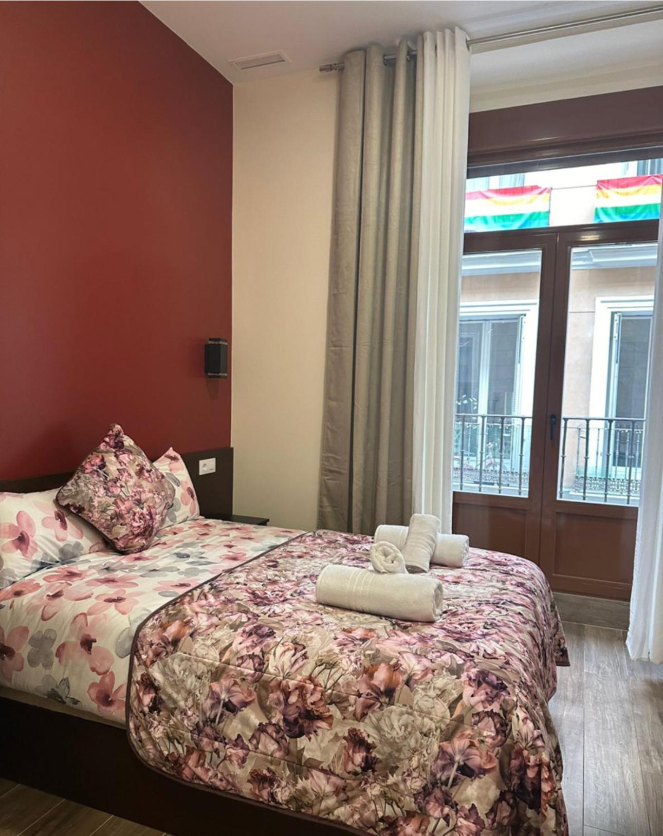 Hostal “ Infantas” Madrid Eksteriør billede