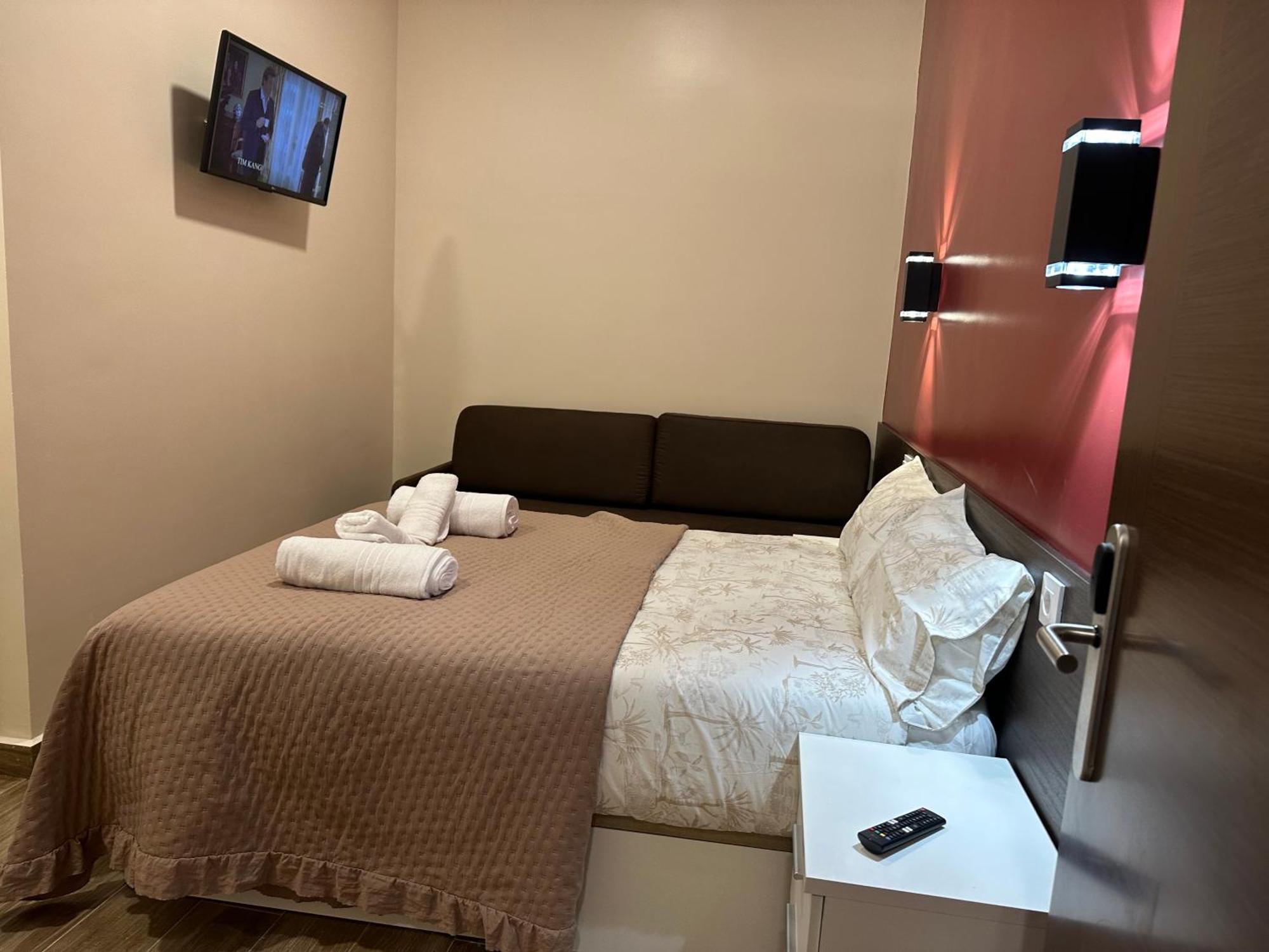 Hostal “ Infantas” Madrid Eksteriør billede
