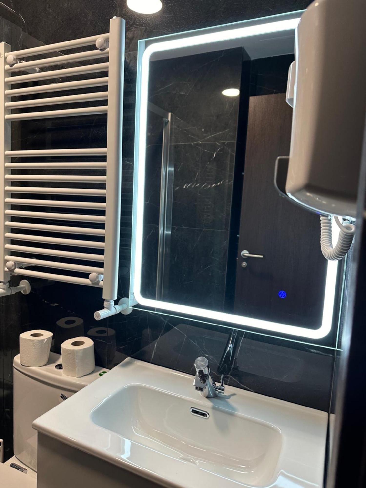 Hostal “ Infantas” Madrid Eksteriør billede